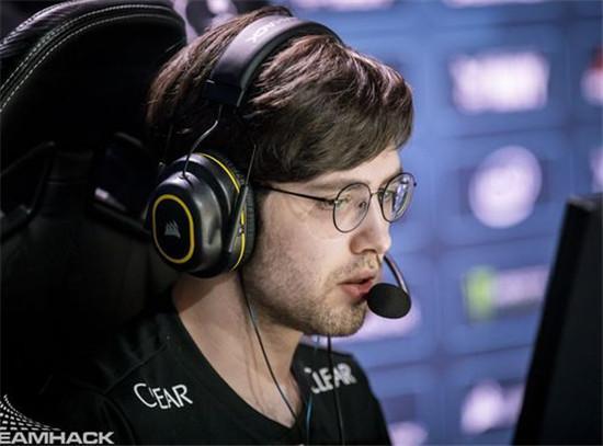 德扑读牌：下注模式稳定性的意义。（德扑读牌：稳定下注模式的重要性）